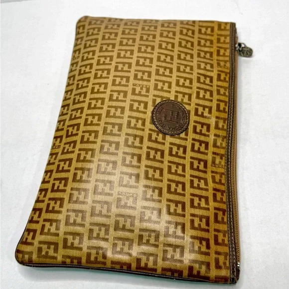 FENDI Zucca Monogram Large Clutch - Picture 3 of 12